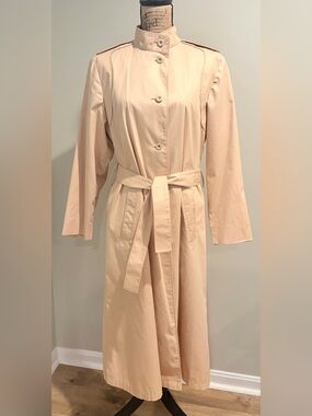 Vintage 70s/80s London Fog Single Breasted Trench Coat with Belt – Sz 12